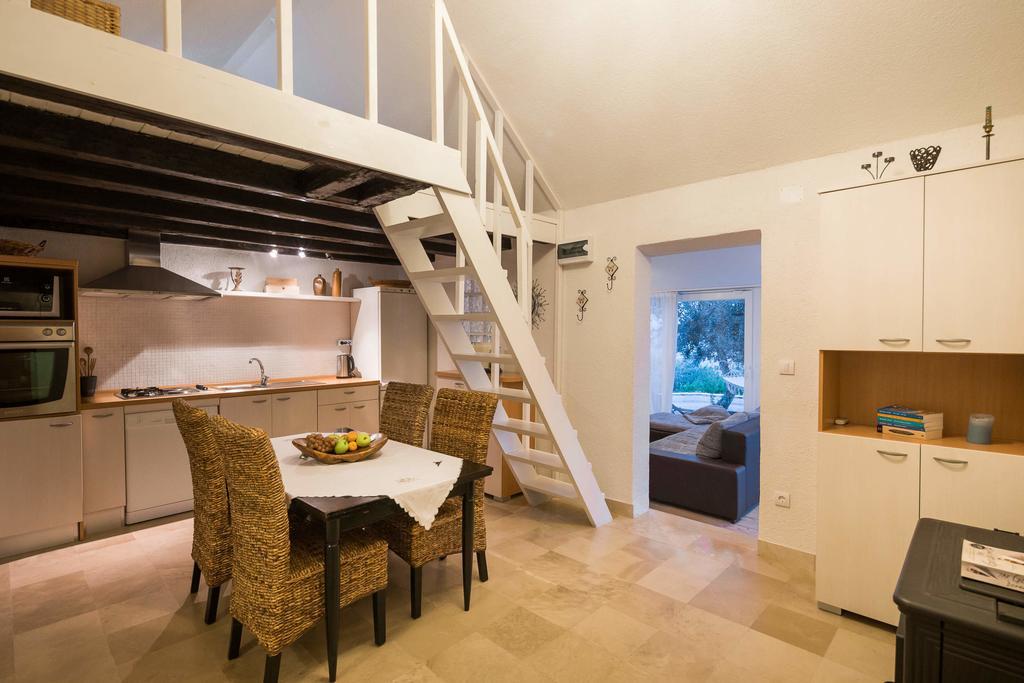 Holiday Home Zlatni San - Private Heated Pool Бол Номер фото