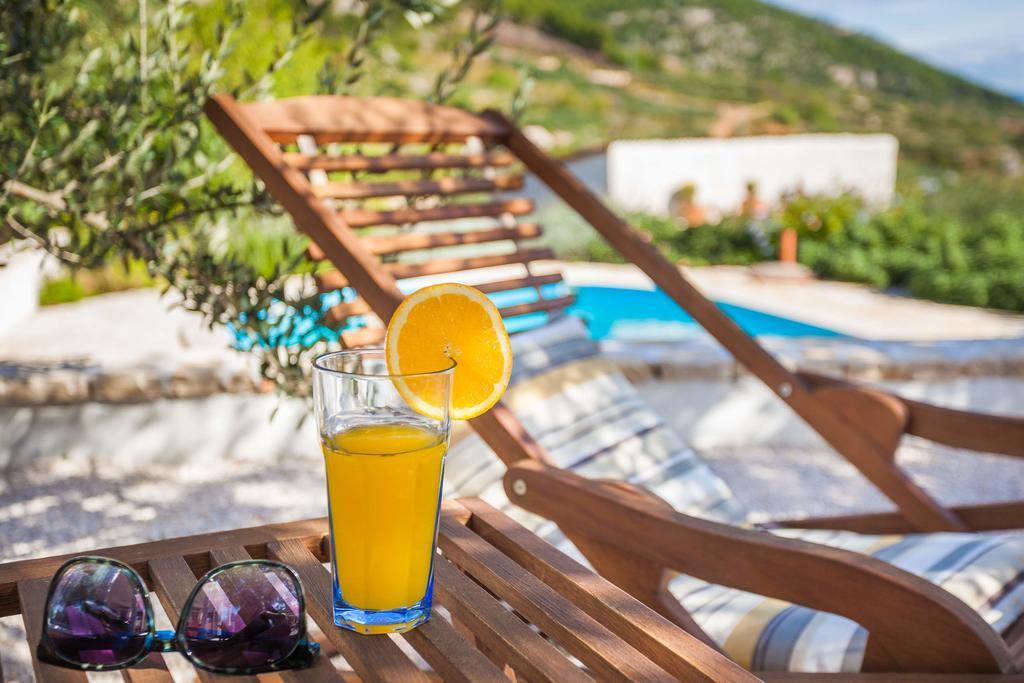 Holiday Home Zlatni San - Private Heated Pool Бол Номер фото