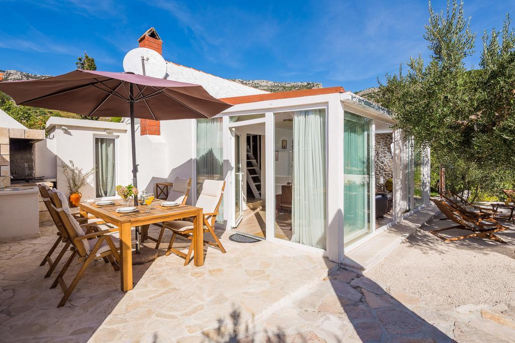 Holiday Home Zlatni San - Private Heated Pool Бол Номер фото