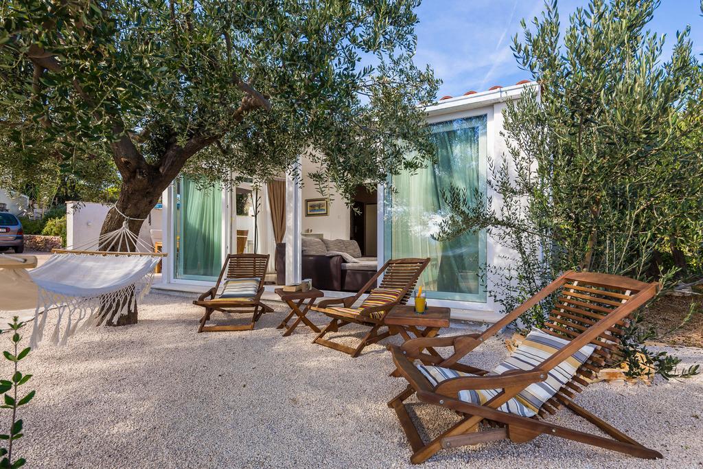 Holiday Home Zlatni San - Private Heated Pool Бол Номер фото