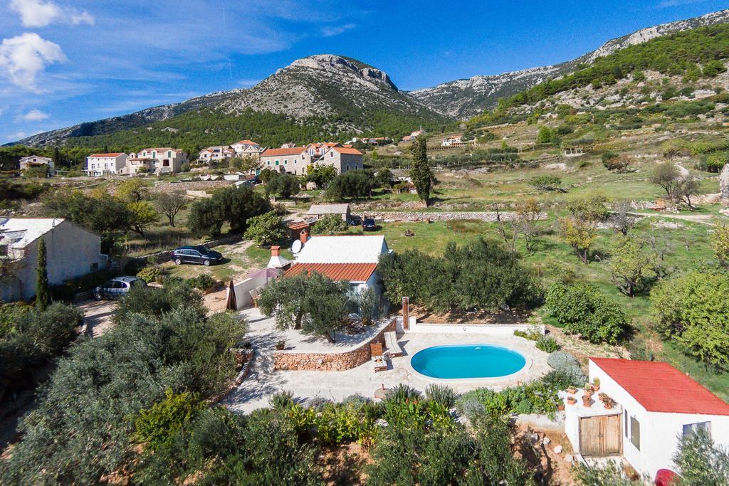 Holiday Home Zlatni San - Private Heated Pool Бол Номер фото