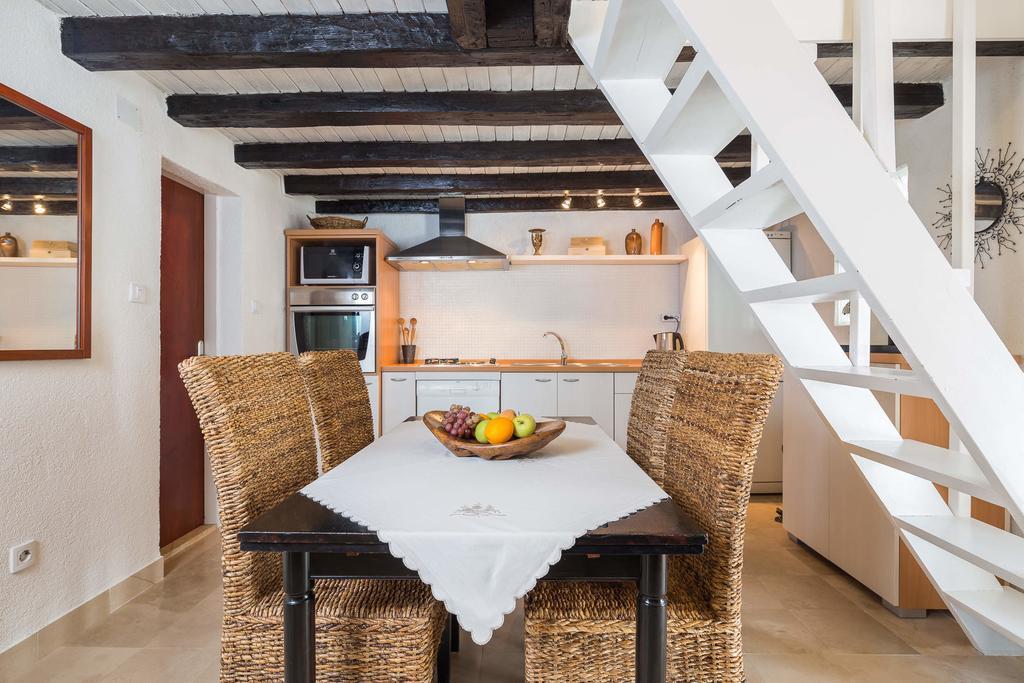 Holiday Home Zlatni San - Private Heated Pool Бол Номер фото
