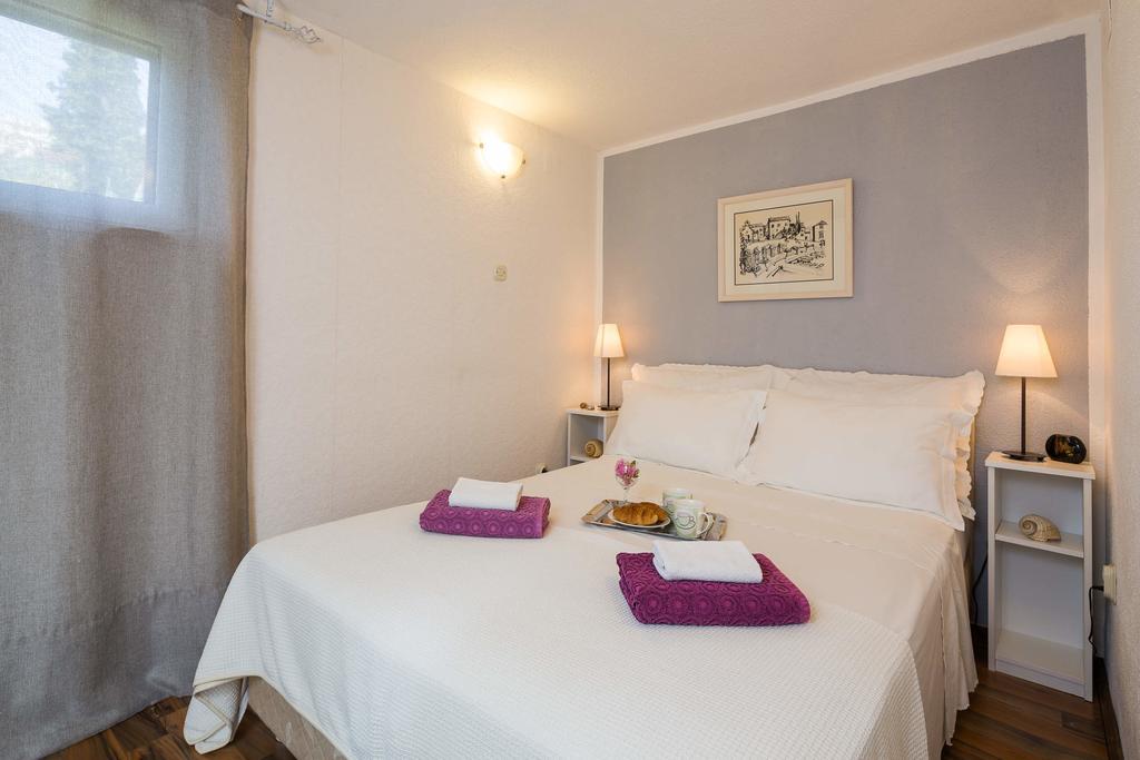 Holiday Home Zlatni San - Private Heated Pool Бол Номер фото